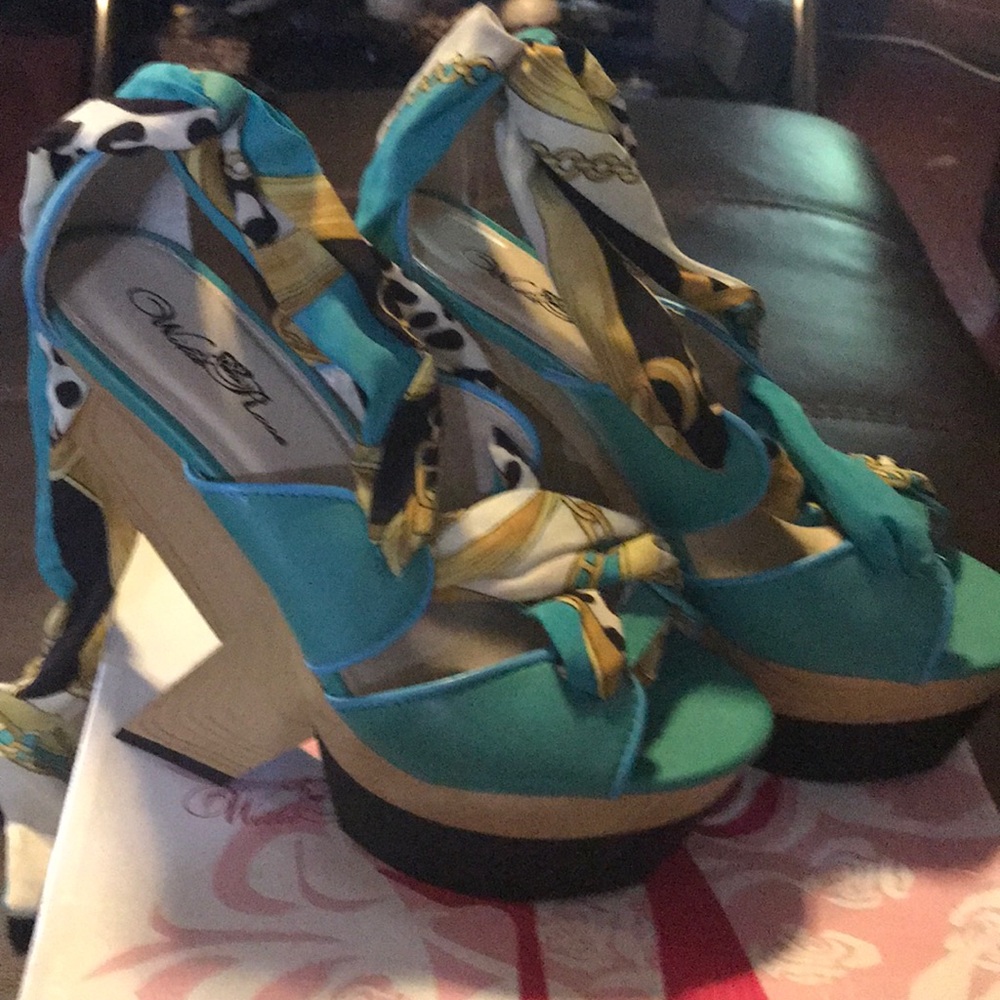Beautiful peep toe heels